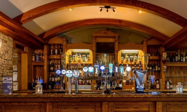 Castlearch Arch Bar (1)