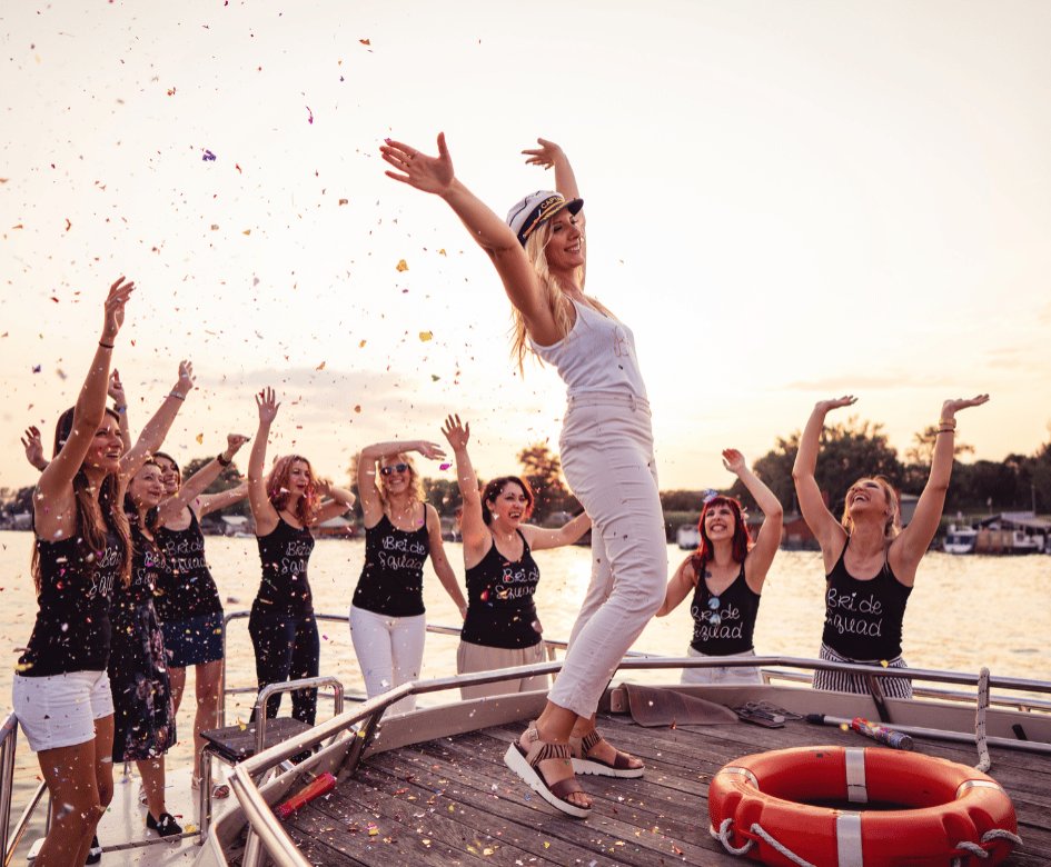 Untitled design www.castlearchhotel.com_v3