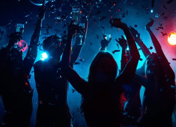 Untitled design www.castlearchhotel.com_v3